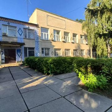 Металургів вул., 15