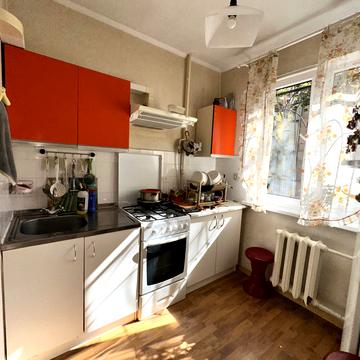 Героїв Крут вул. (Валентини Терешкової), 10