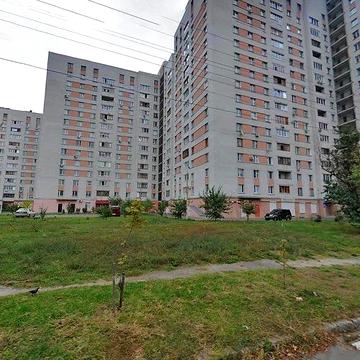 Василя Верховинця вул., 10