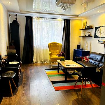 Білоцерківська вул., 2