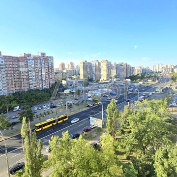 Червоної Калини просп. (Володимира Маяковського), 40