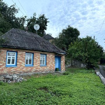 Будинок в місті Канів по вулиці Чуприни (Надєждіна)