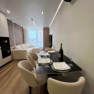 2-кімнатна квартира в центрі з виглядом на місто