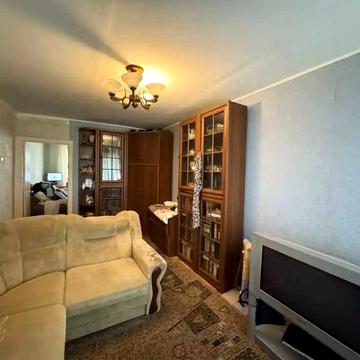 Продам просторную 3-к квартиру кирпичный дом Тополь-1 Газ