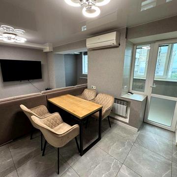 Продам 2-х комн квартиру с евроремонтом Тополь-1