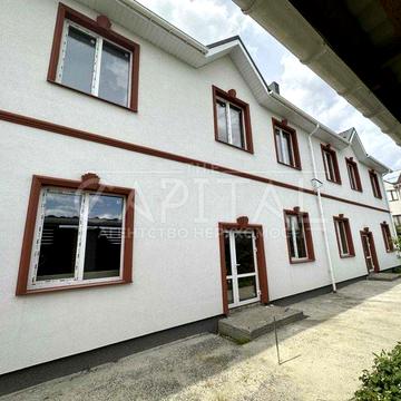 Продаж будинку на 3 родини в Гатному