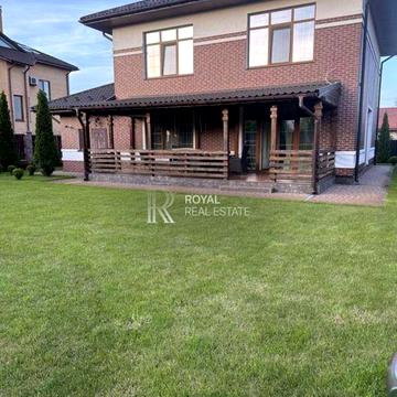 Вишнева вул.