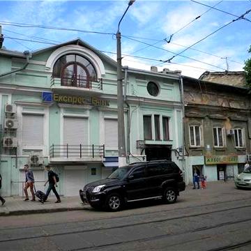 Продаю квартиру на вул Пантереймонівській