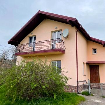 Хоружинської, 8