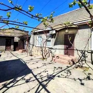 Продам дом в жилом состоянии на Слободке