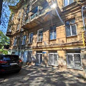 Продам двокімнатну квартиру в центрі Одеси біля Нового ринку!