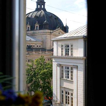 Продаж чудової 2-х кімнатної квартири в самому центрі Львова