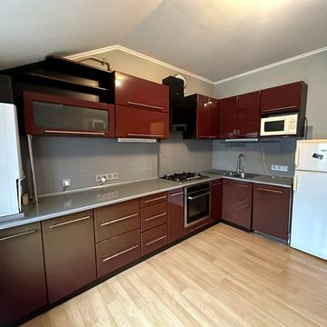 Гетьмана Петра Дорошенка вул., 28в