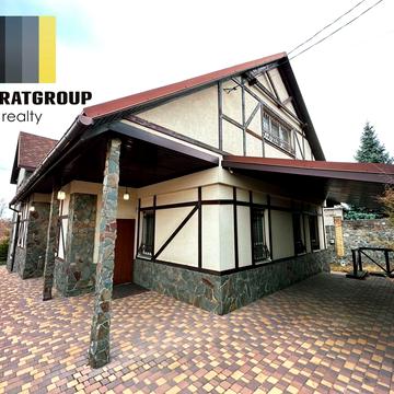 Луговська вул.