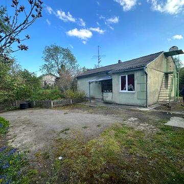 Рахівська вул
Продаж будинку 
 98 / 60 / 12 кв.м
 10 соток