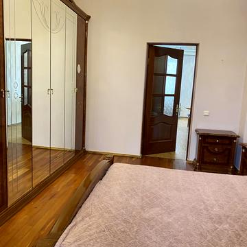 Спиридонівська вул., 25