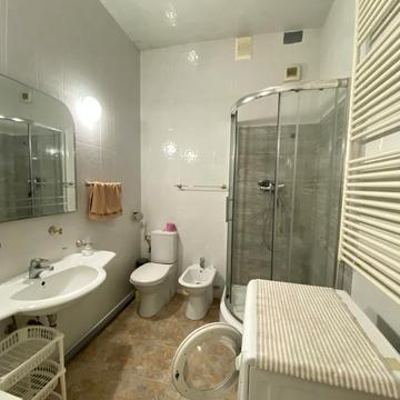 Спиридонівська вул., 25