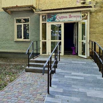 Камянецька вул., 118