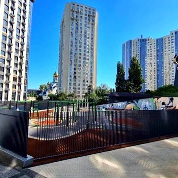 Академіка Заболотного вул., 1-Б