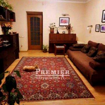 Продам  двухкімнатну квартиру в Одесі