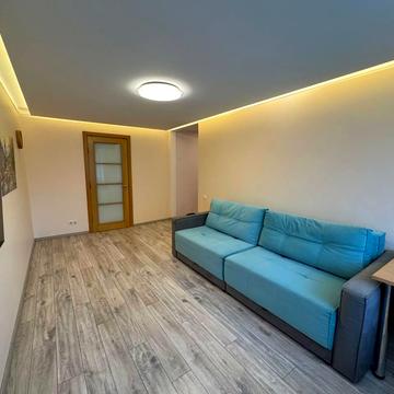 Слави бульв., 8