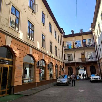 Продаж 2к Квартира Головна вулиця