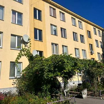 Продаж трьохкімнатної квартири  вул. Процишина, б.5
