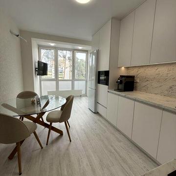 Центр міста! ЖК бізнес класу! Двушка з якісним ремонтом!