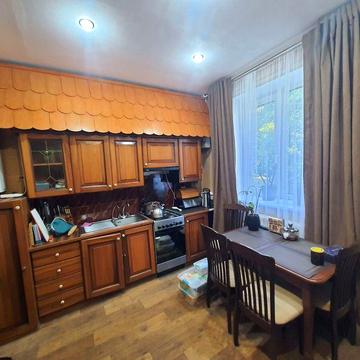 Продам 3к кв  80м2 вул Соц.містечко супер локація 100м Київський Шлях