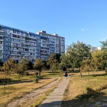 Продажа 2х комнатной квартиры под бизнес. Первый этаж.