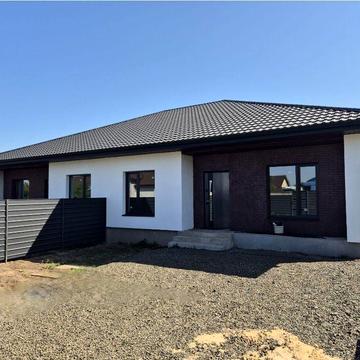 Продам будинок - дуплекс