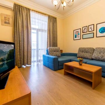 Апартаменты в центре Киева с видом на Крещатик