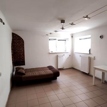 Похила вул., 12