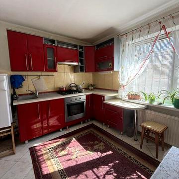 Оренда частини будинку в центрі
