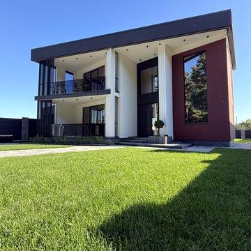 Продаж розкішного будинку