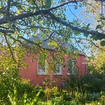 Продам в Люботине крепкий кирпичный дом с удобствами