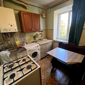 Продам ДВУШКУ 47кв м в центрі
