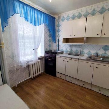 Продаж 3-кімнатна в Центрі в цегляному будинку