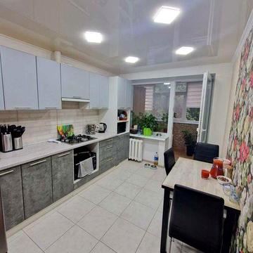 продаж 3х-кімнатної квартири на 1 занасипі
