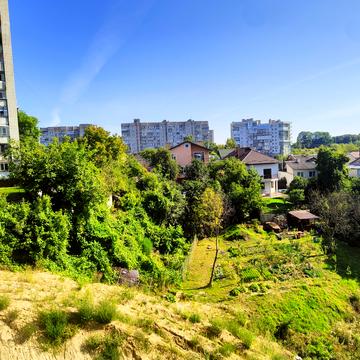 Пасічна вул., 73