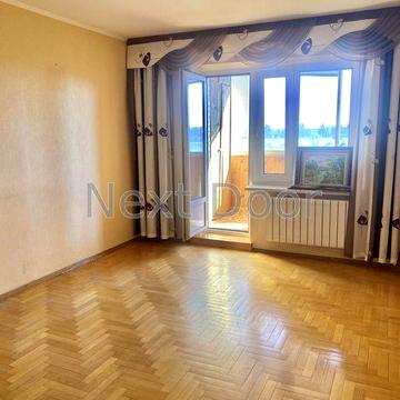 Продаж 3к. П-т Воскресенський (Перова) 13/2.Дніпровський р-н.Воскресен