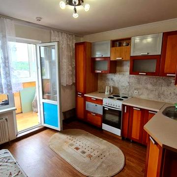 Продам 2-х кімн. квартиру Голосіївський р-н, пров Моторний 11