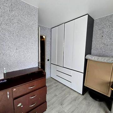 Продається двокімнатна квартира. Дача в подарунок. 32000$