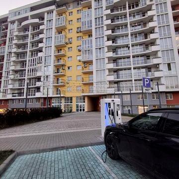 Продаж квартири ЖК Велика Британія спальня та кухня вітальня ЖК Велика Британія