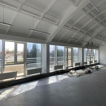 Угорська вул., 14