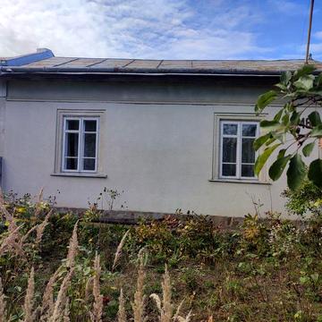 Продаж житлового будинку біля міського озера, земля 8,2сотих