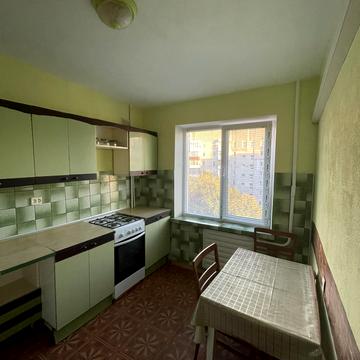 Червона вул., 3