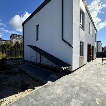 Дуплекс в центрі міста Буча з підвалом і центральними комунікаціями!