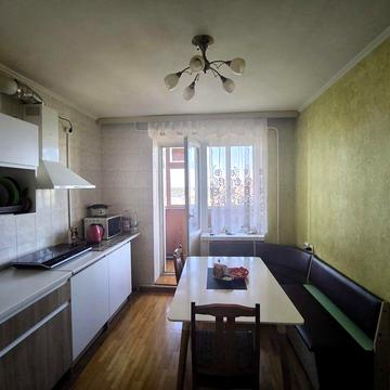 Продам 3 Бровари Грушевського