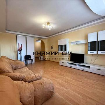 Срібнокільська вул., 1